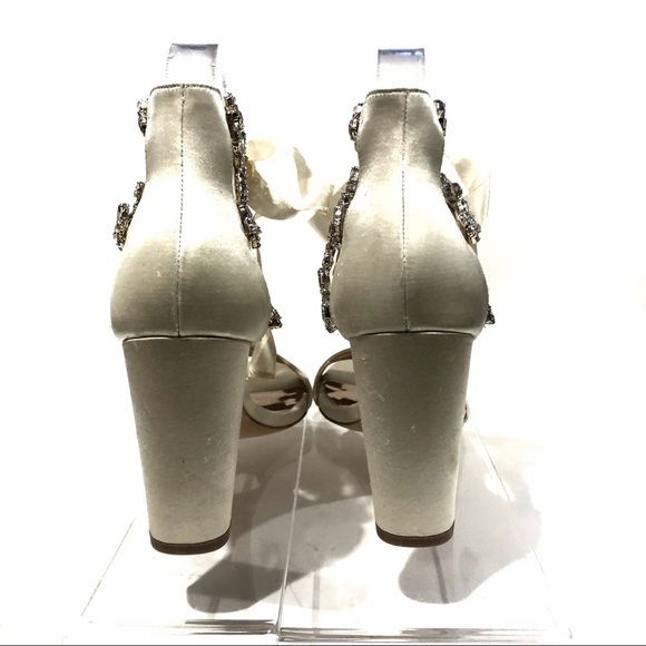 Badgley Mischka Everafter Embellished Ivory Crystal Block Heel Sandals Sz 8 - Picture 7 of 12